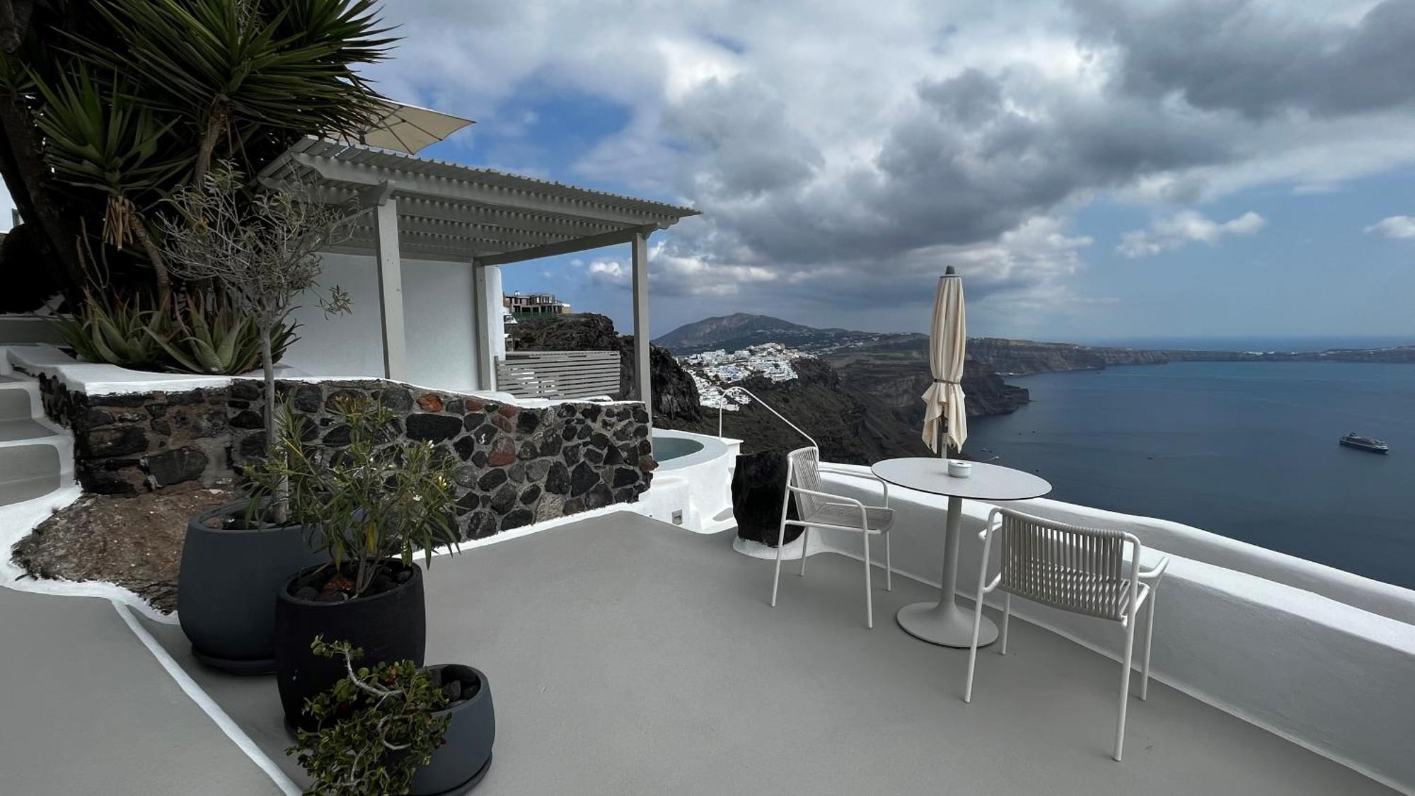 Iconic Santorini, a Boutique Cave Hotel Imerovígli Extérieur photo