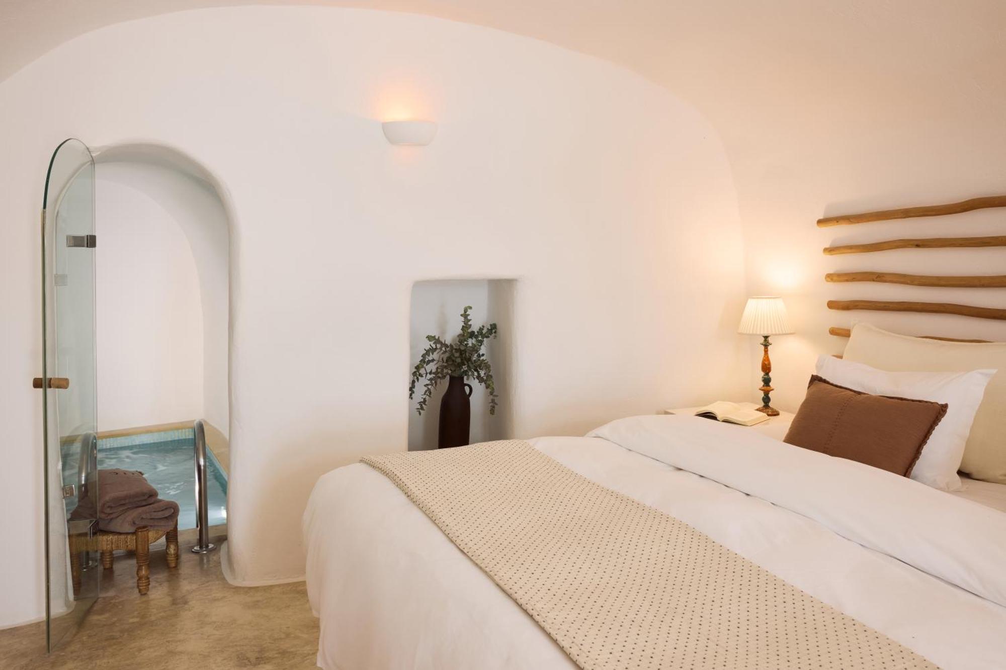 Iconic Santorini, a Boutique Cave Hotel Imerovígli Extérieur photo